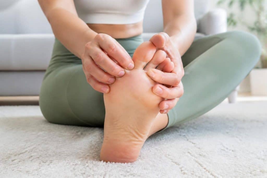 découvrez des exercices efficaces pour soulager la douleur liée au névrome de morton et améliorer votre confort au quotidien.
